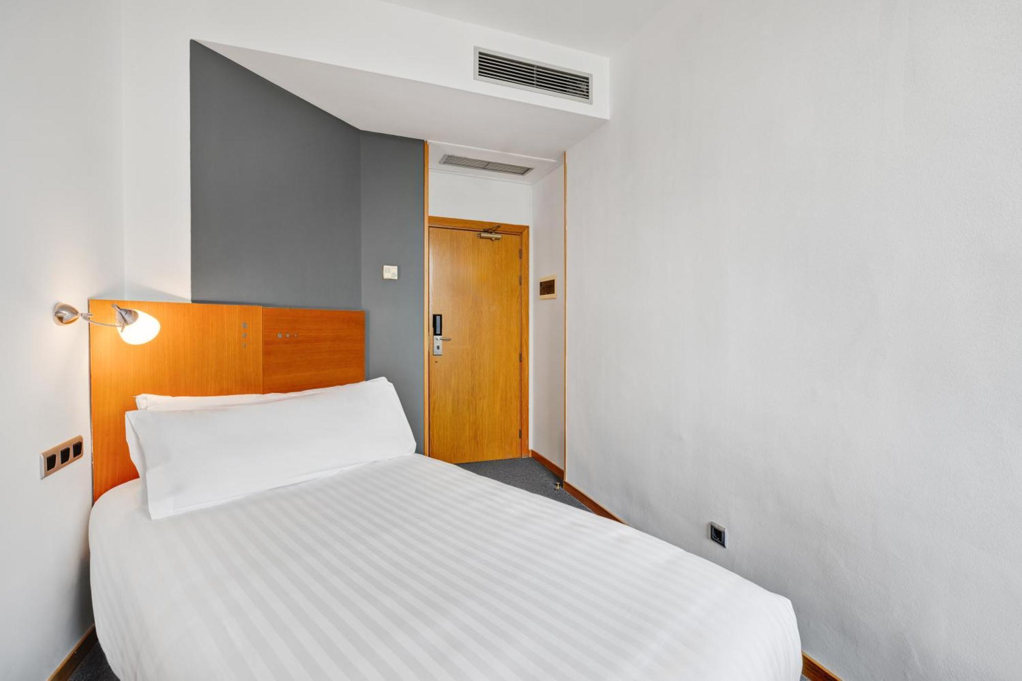 B&B Hotel Barcelona Mollet Porta De Gallecs Mollet del Valles Exterior photo